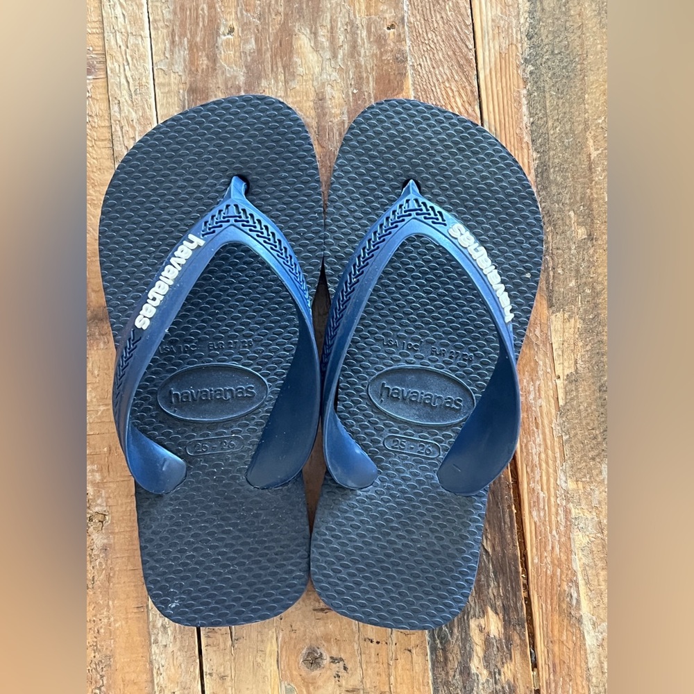 Havaianas Navy Blue Sandals size 25-26 (toddler 2.5-3yrs)